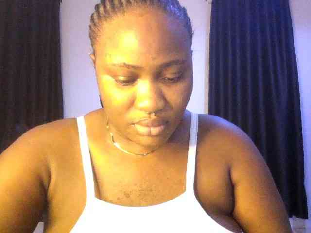 Hotchocolatee191 webcam