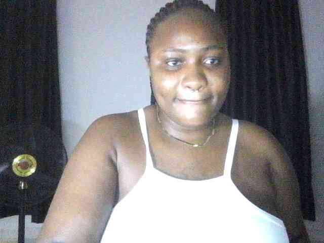 Hotchocolatee191 webcam