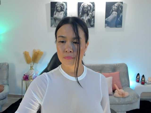 puiyee13's BongaCams show and profile