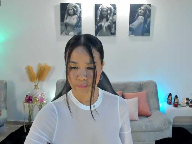 puiyee13's BongaCams show and profile
