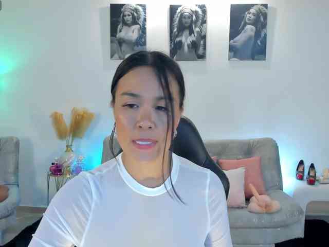 puiyee13 webcam