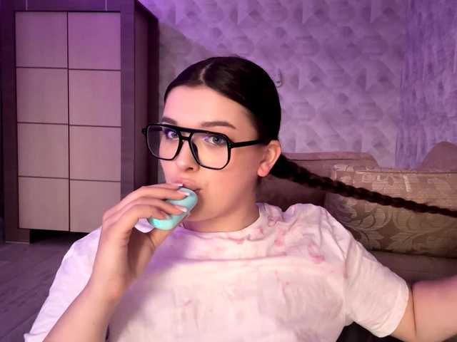 Profile and Statistics for YourMaryJane on BongaCams