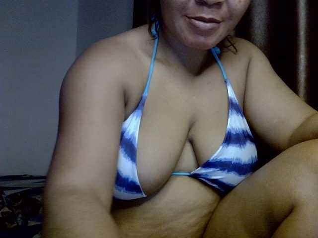 Creamypussyxx Live Cam on BongaCams