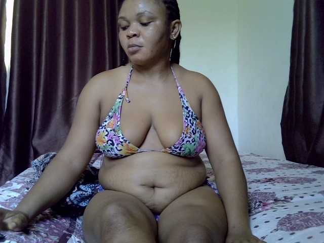 Creamypussyxx Live Cam on BongaCams