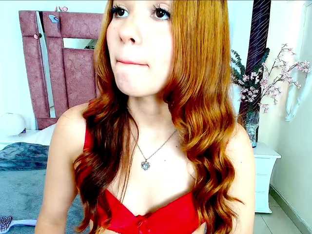 LiaFox's BongaCams show and profile