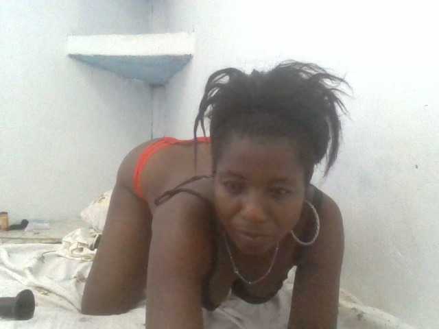 Hotloverrr Live Cam on BongaCams