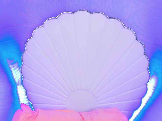 CHLOE's BongaCams show and profile