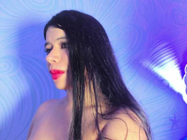 CHLOE's BongaCams show and profile