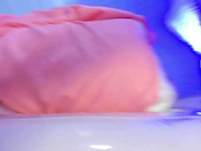 CHLOE's BongaCams show and profile