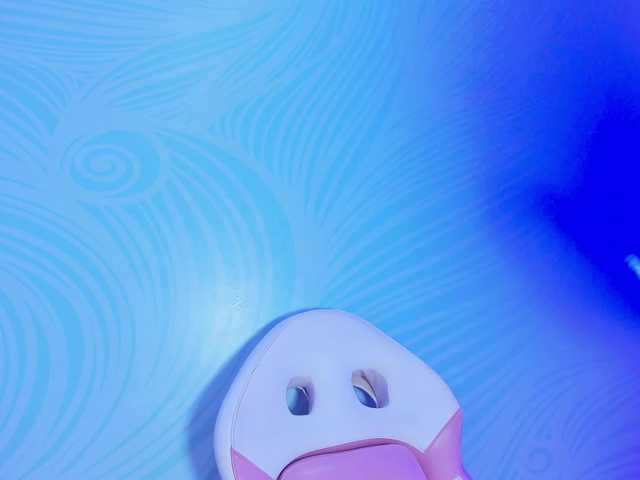 CHLOE's BongaCams show and profile