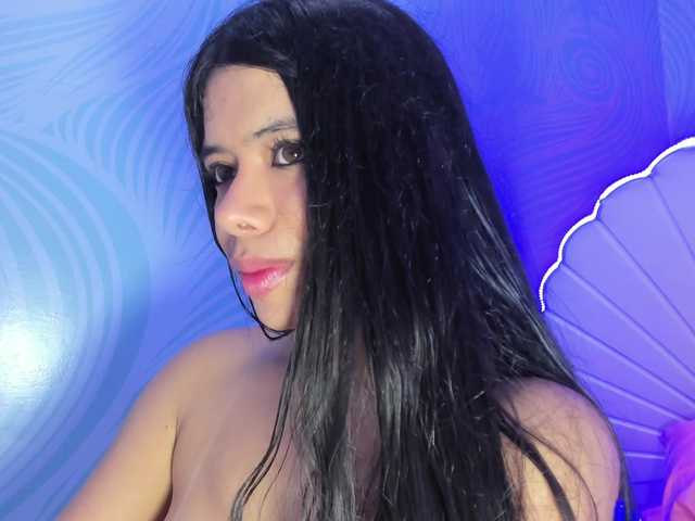 CHLOE's BongaCams show and profile