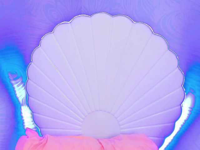 CHLOE's BongaCams show and profile