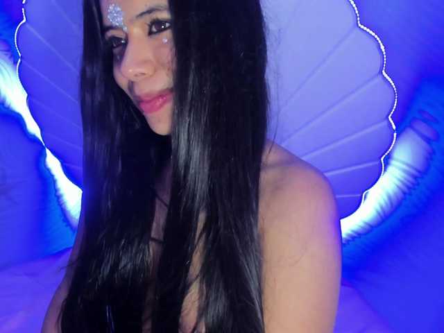 CHLOE's BongaCams show and profile