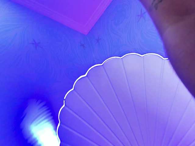 CHLOE's BongaCams show and profile