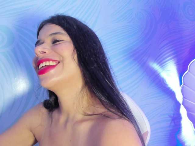 CHLOE's BongaCams show and profile