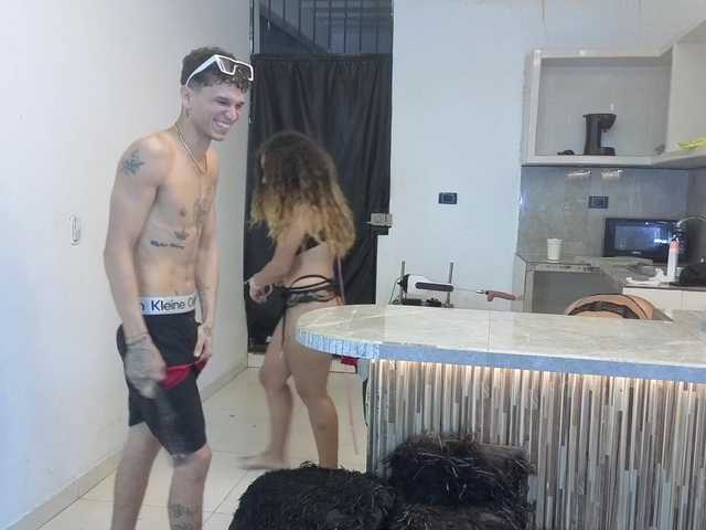 Hot-Swinger-ADS's BongaCams show and profile