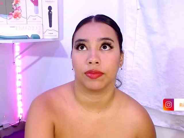 AnnDoll1 webcam