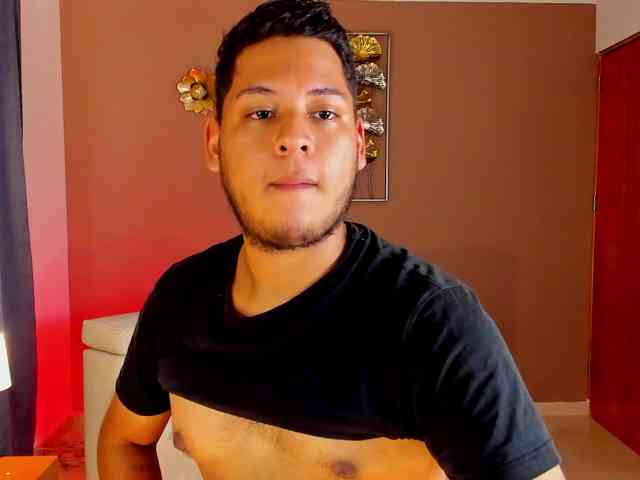 Akon-X2X Live Webcam on BongaCams