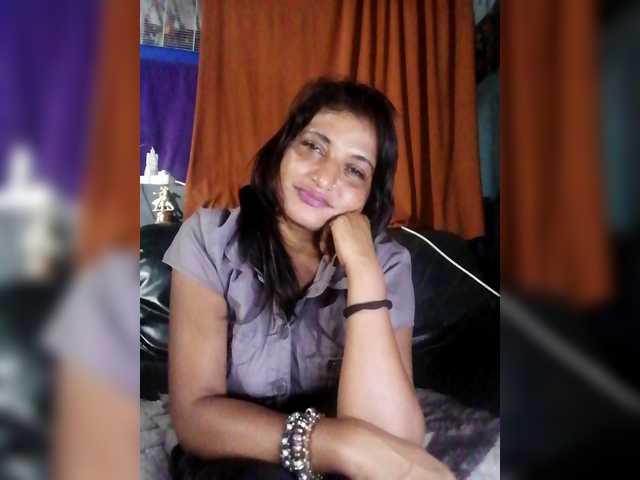 FiestyQueen's BongaCams show and profile