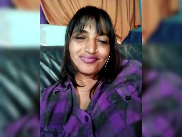 FiestyQueen's BongaCams show and profile