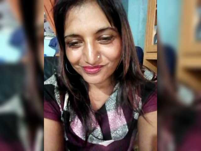 FiestyQueen's BongaCams show and profile