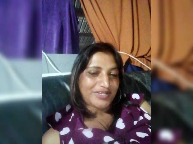 FiestyQueen's BongaCams show and profile