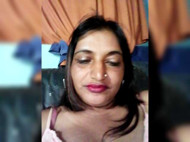 FiestyQueen's BongaCams show and profile