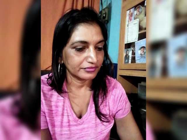 FiestyQueen's BongaCams show and profile