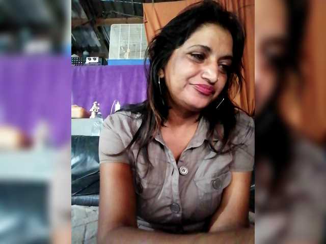 FiestyQueen's BongaCams show and profile