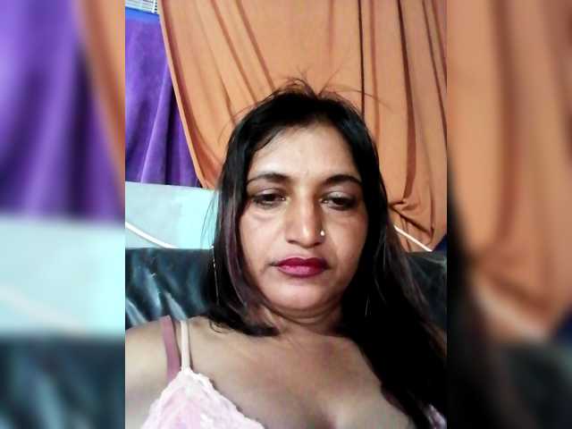 FiestyQueen's BongaCams show and profile