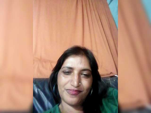 FiestyQueen's BongaCams show and profile