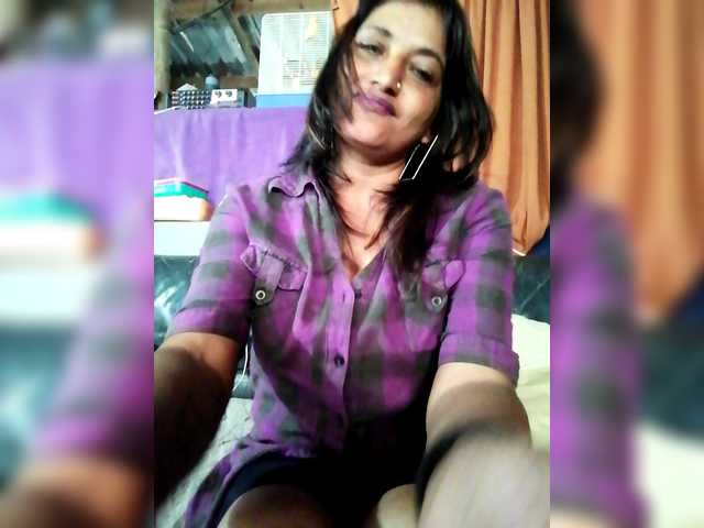 FiestyQueen's BongaCams show and profile