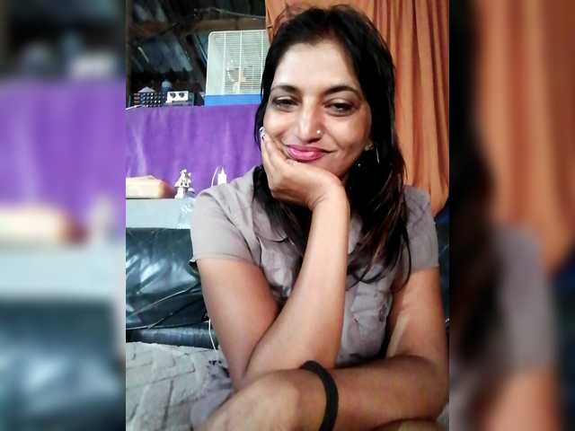 FiestyQueen's BongaCams show and profile