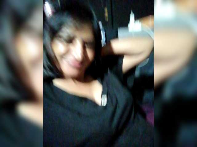 FiestyQueen's BongaCams show and profile