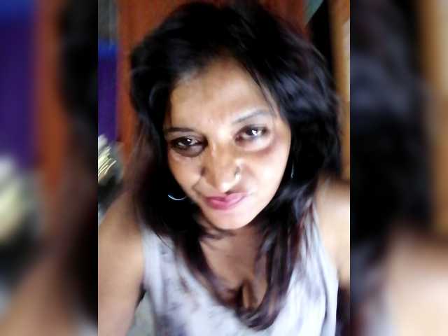 FiestyQueen's BongaCams show and profile