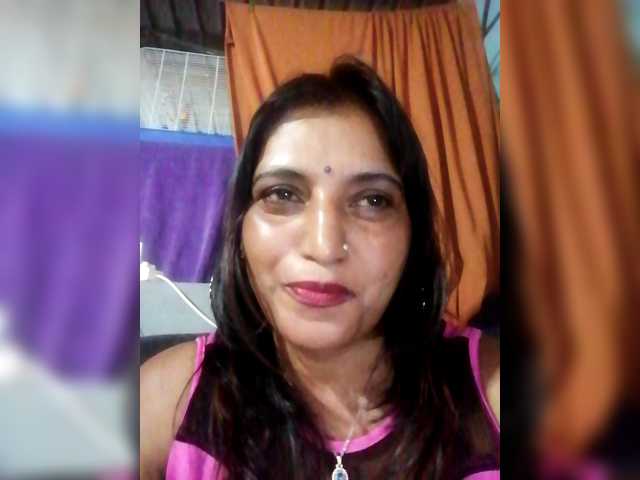 FiestyQueen's BongaCams show and profile