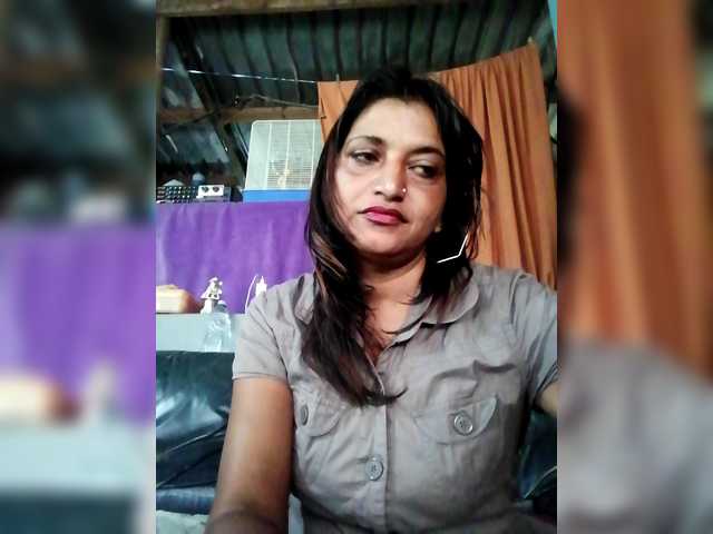 FiestyQueen's BongaCams show and profile