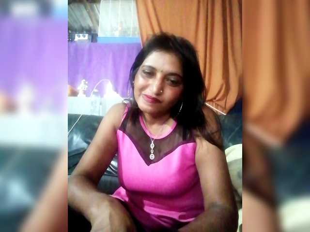 FiestyQueen's BongaCams show and profile