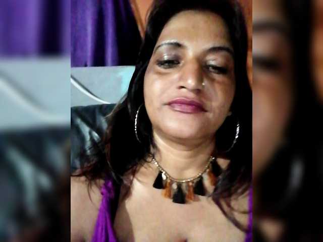 FiestyQueen's BongaCams show and profile