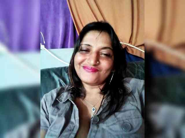 FiestyQueen Live Webcam on BongaCams