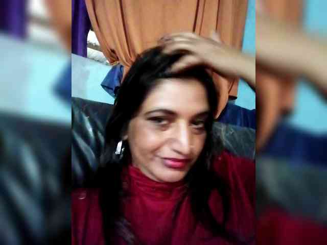 FiestyQueen Live Webcam on BongaCams