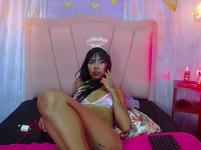 le modèle Dulcecute1 est en webcam porno dans un show sur le site bongacams, il possède les tags suivants: Latino/Hispanic,Brunette,Shaved