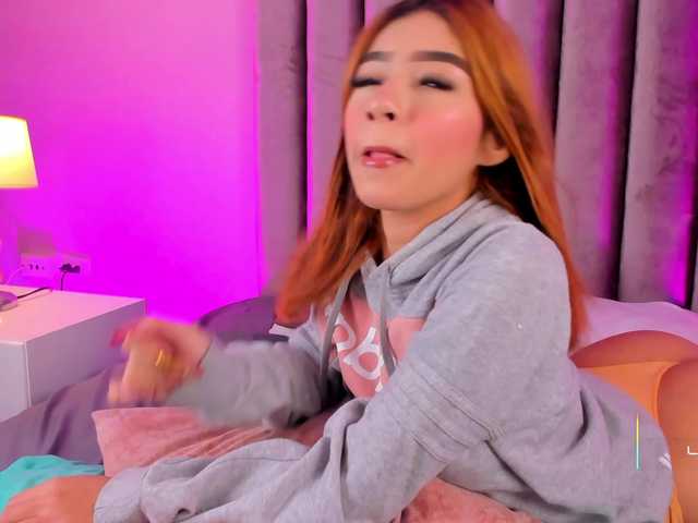 Gabriela-Suarez-1's BongaCams show and profile