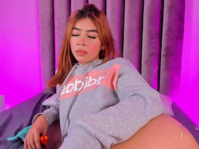 Gabriela-Suarez-1's BongaCams show and profile