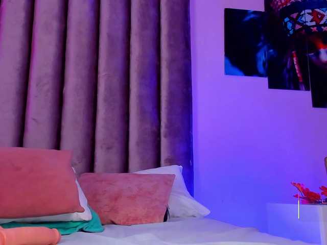 Gabriela-Suarez-1's BongaCams show and profile