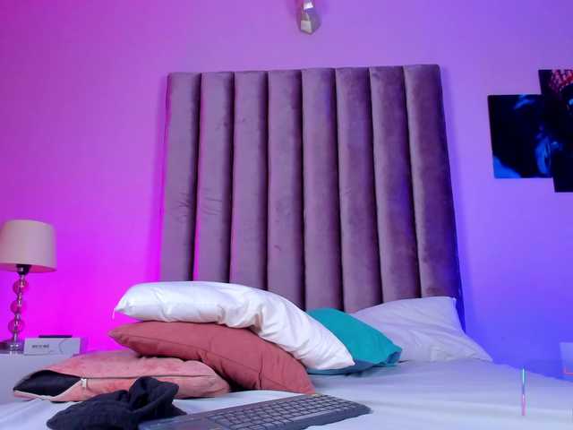 Gabriela-Suarez-1's BongaCams show and profile