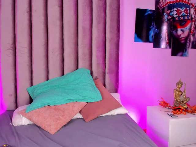 Gabriela-Suarez-1's BongaCams show and profile