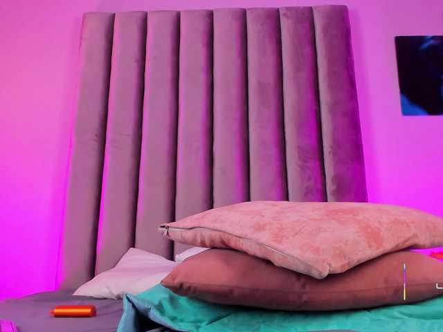 Gabriela-Suarez-1's BongaCams show and profile