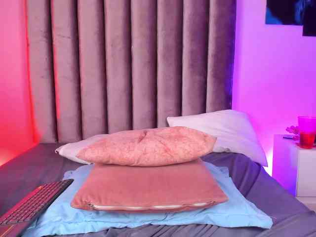 Gabriela-Suarez-1 webcam