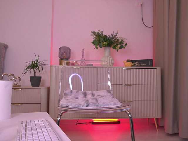 lildiaa's BongaCams show and profile